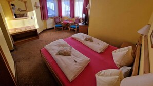 Basic Double Room, 1 Queen Bed, Non Smoking - Ferienhotel Lindenhof (Leogang)