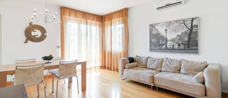 Flat-screen TV, offices