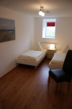 Condo | Iron/ironing board, free WiFi, bed sheets