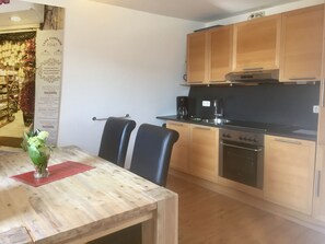 Condo | Private kitchen | Full-size fridge, oven, stovetop, dishwasher