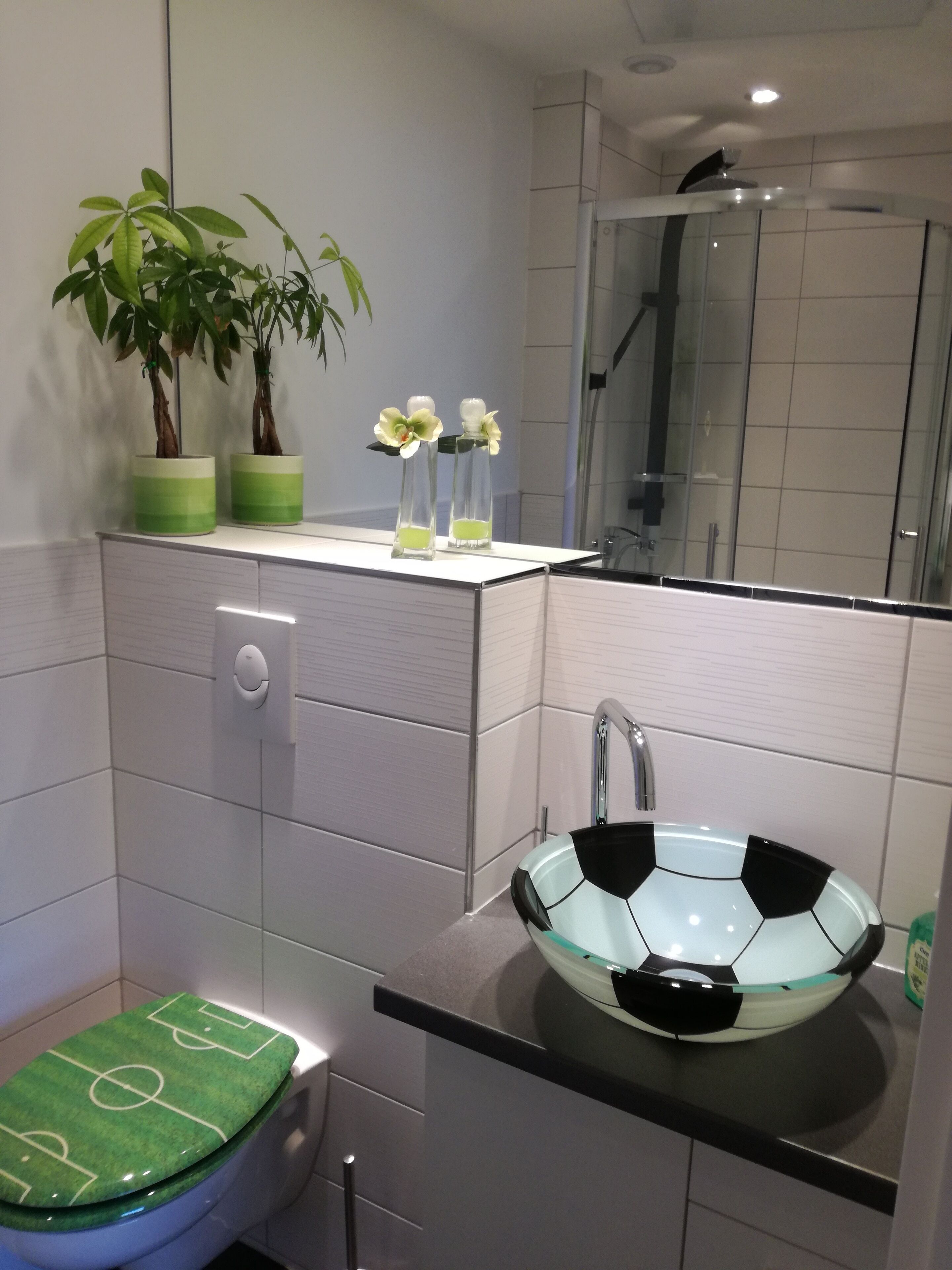 Comfort-Doppelzimmer | Badezimmer | Dusche, Haartrockner, Handtücher, Seife