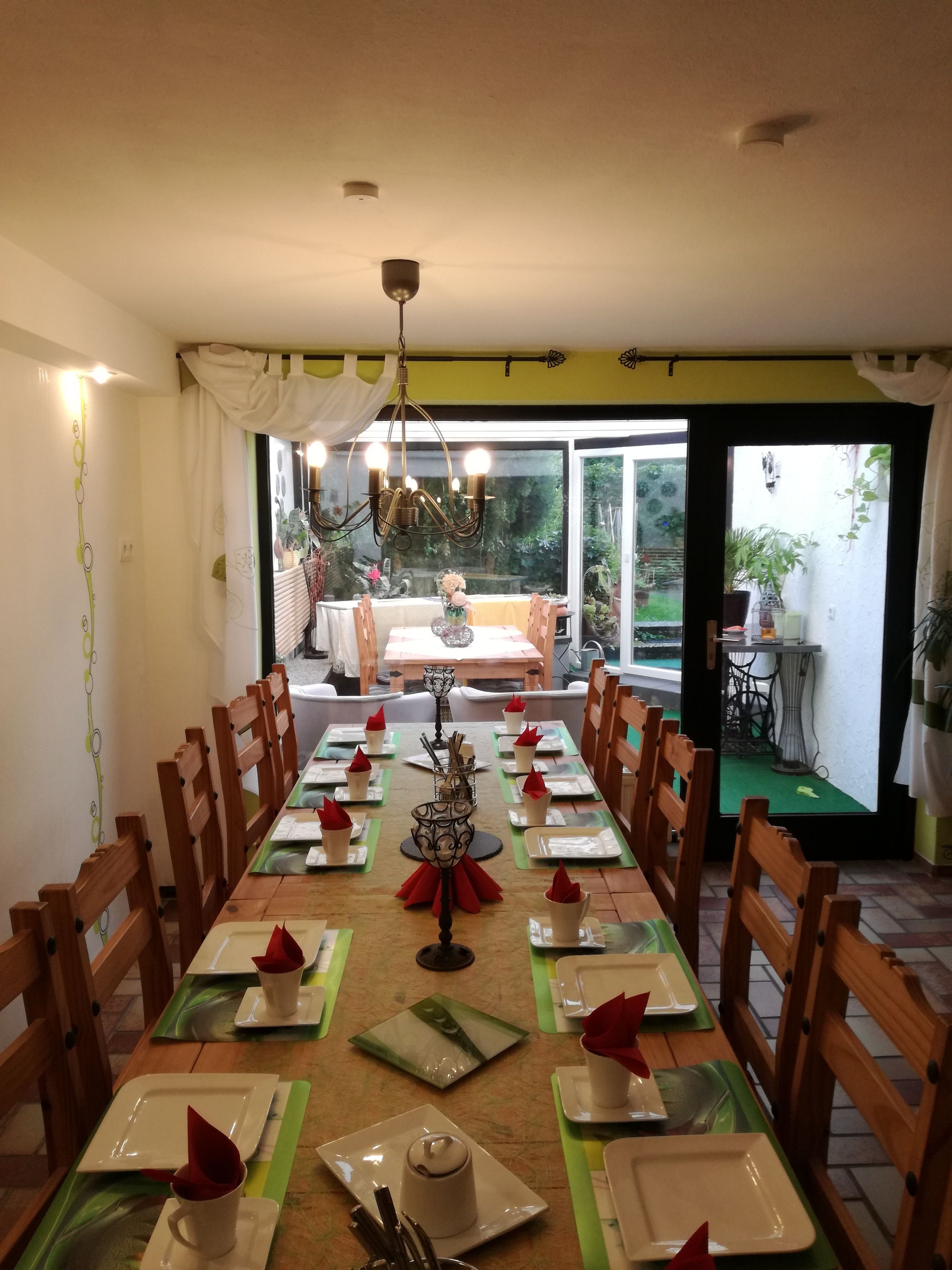 Frühstücksbuffet am Wochenende (12 EUR pro Person)