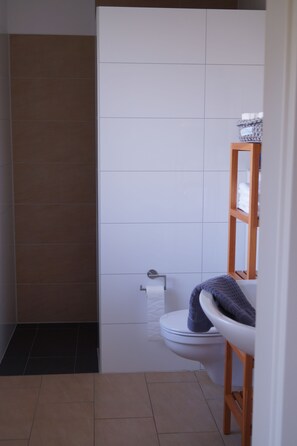 Hus | Badeværelse | Bruser, håndklæder