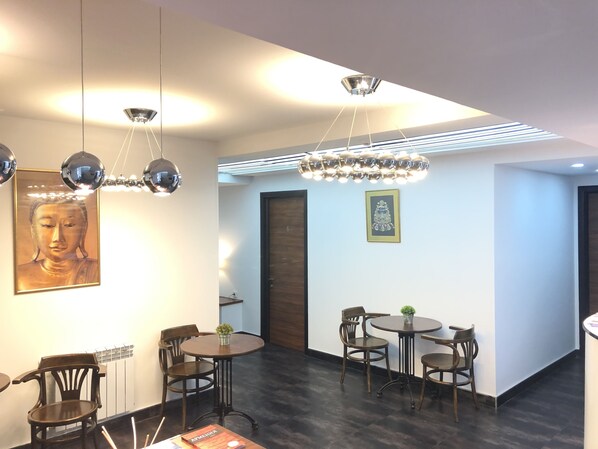 Flat-screen TV - Mashtots Hotel (Yerevan)