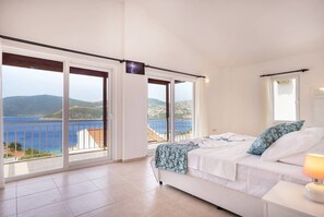 Villa | 4 chambres, bureau, fer et planche à repasser, accès au Wi-Fi (inclus)