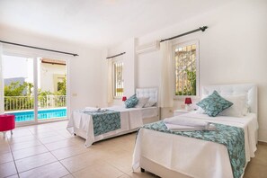 4 habitaciones, escritorio, tabla de planchar con plancha y wifi gratis 