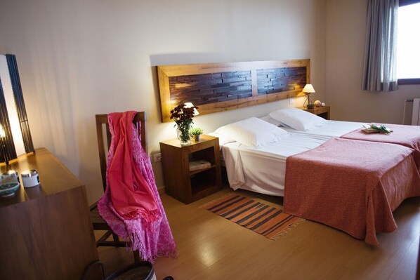 1 slaapkamer, een strijkplank/strijkijzer, gratis wifi, beddengoed