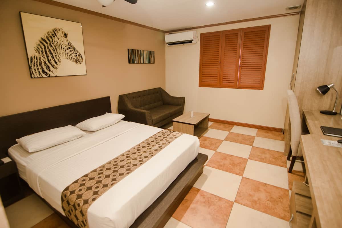 1 bedroom, minibar, in-room safe, desk