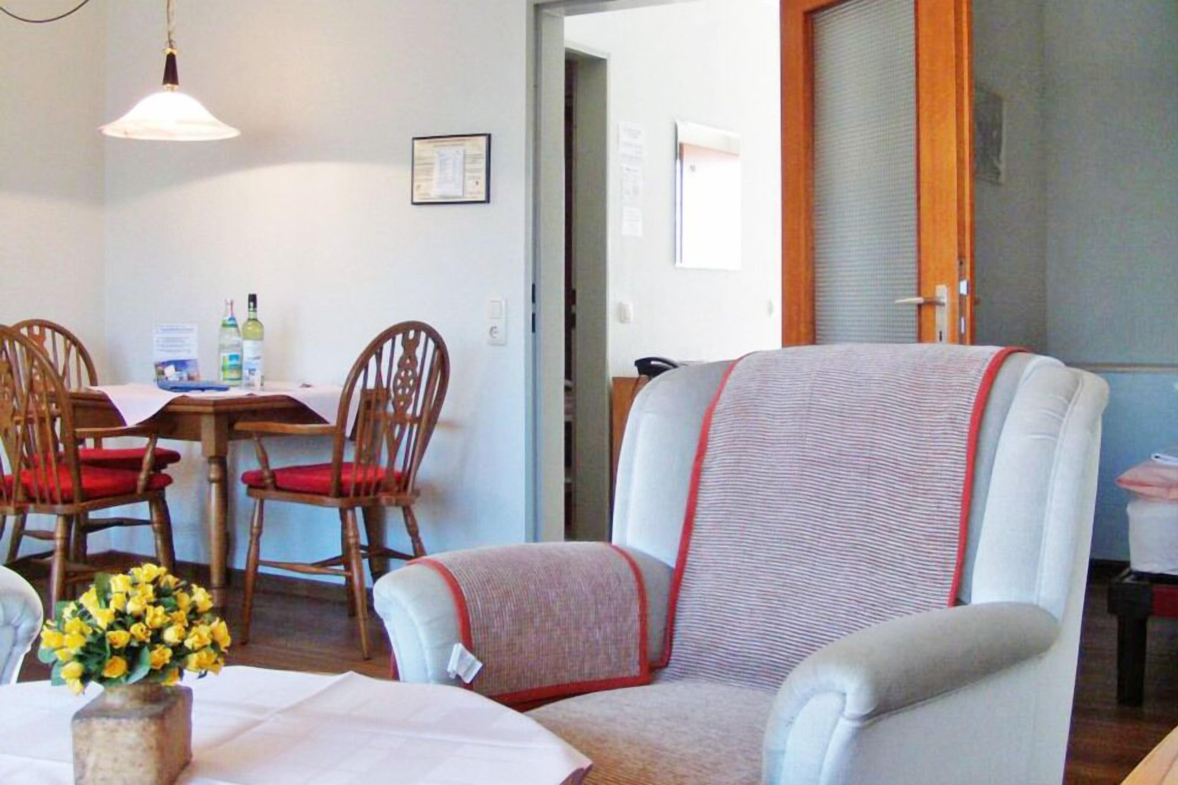 Standard Apartment, 1 Bedroom | Living room | Flat-screen TV