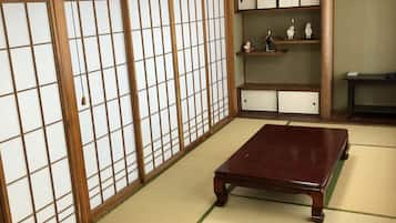 双床房 (3F) | 客房内保险箱、免费 WiFi、床单