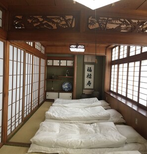 Twin Room 3F | In-room safe, free WiFi, bed sheets - Ryukyu House NAHA (Naha)