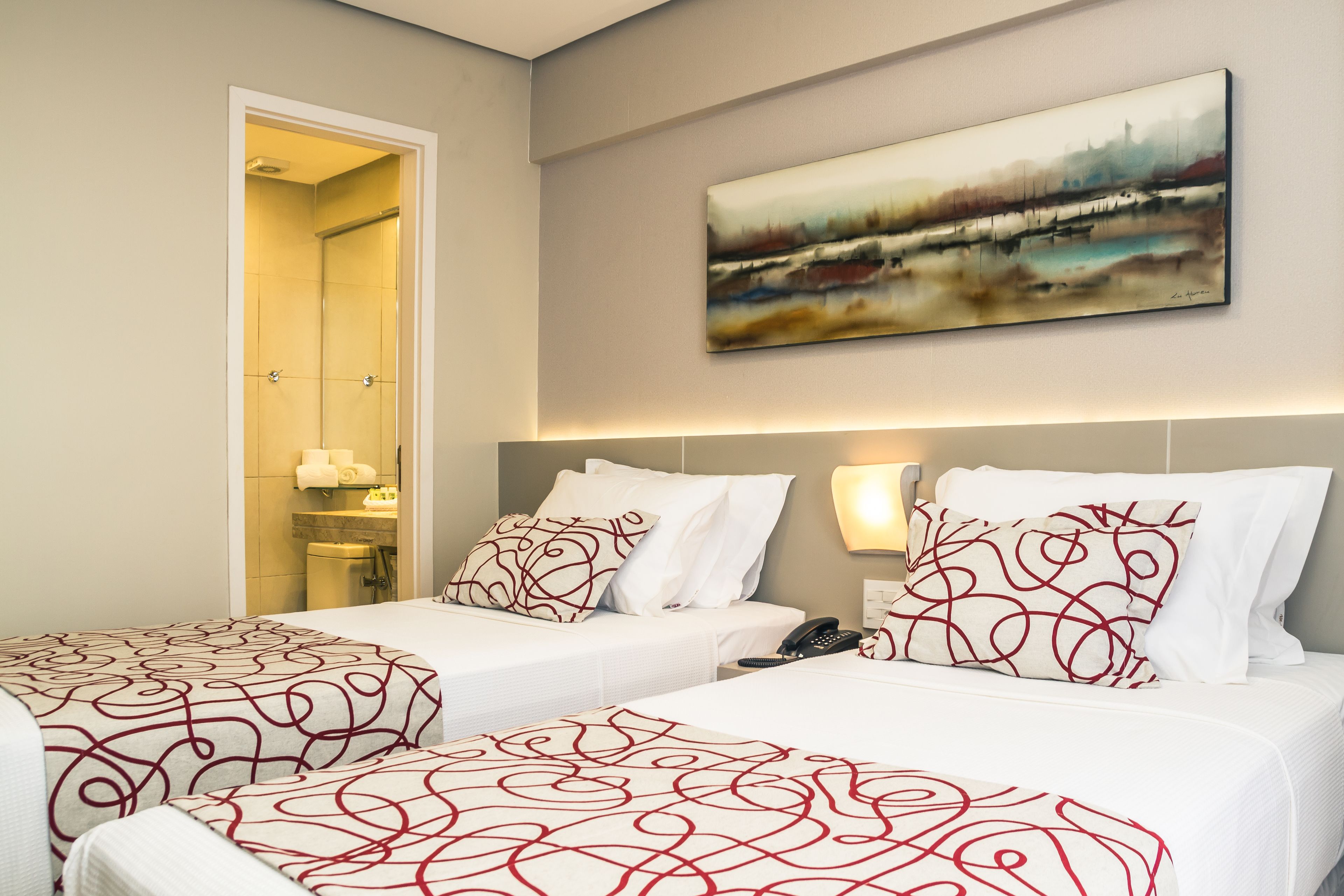 deluxe twin room, 2 single beds, non smoking | minibar, in-room safe, desk, laptop workspace