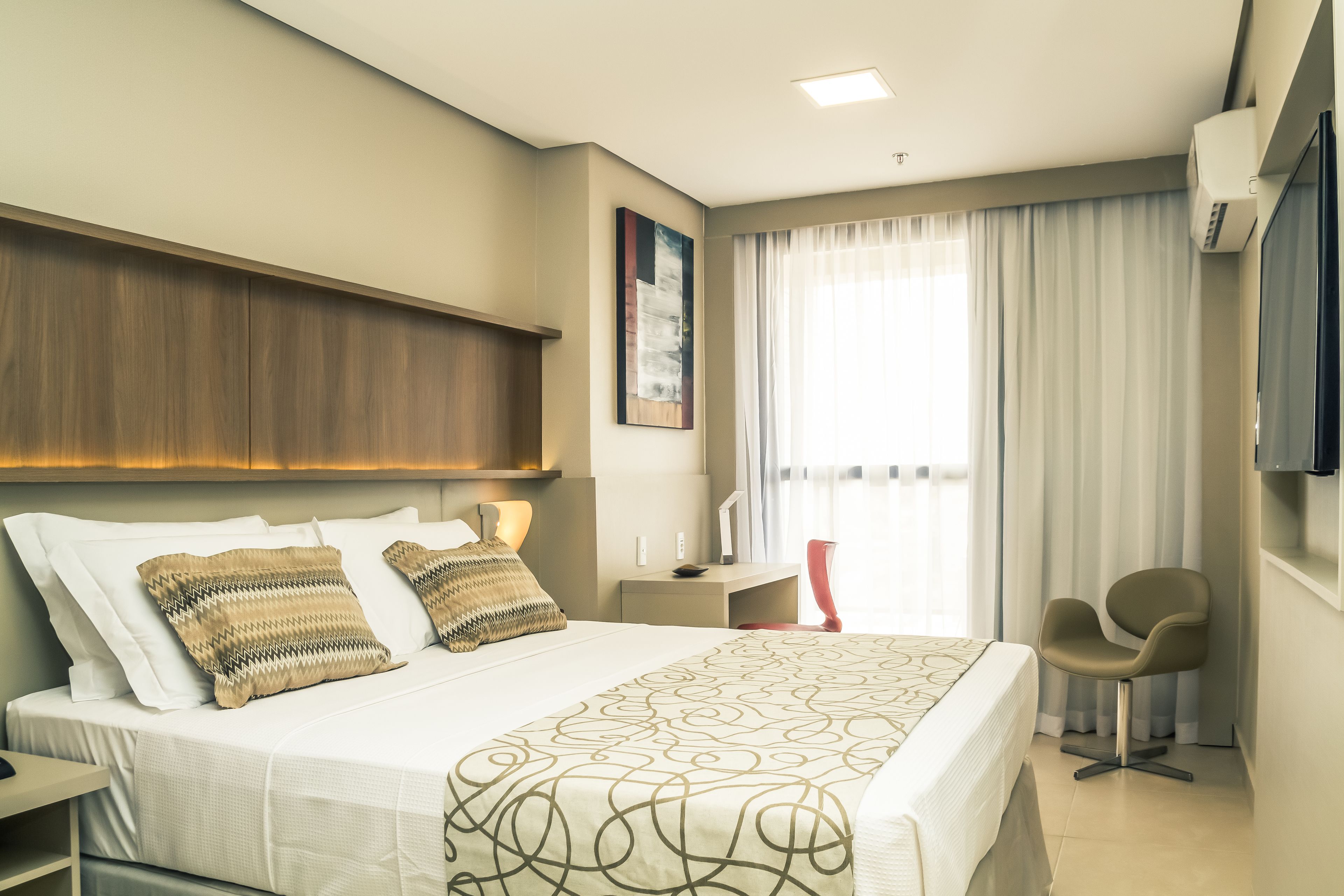 minibar, in-room safe, desk, laptop workspace