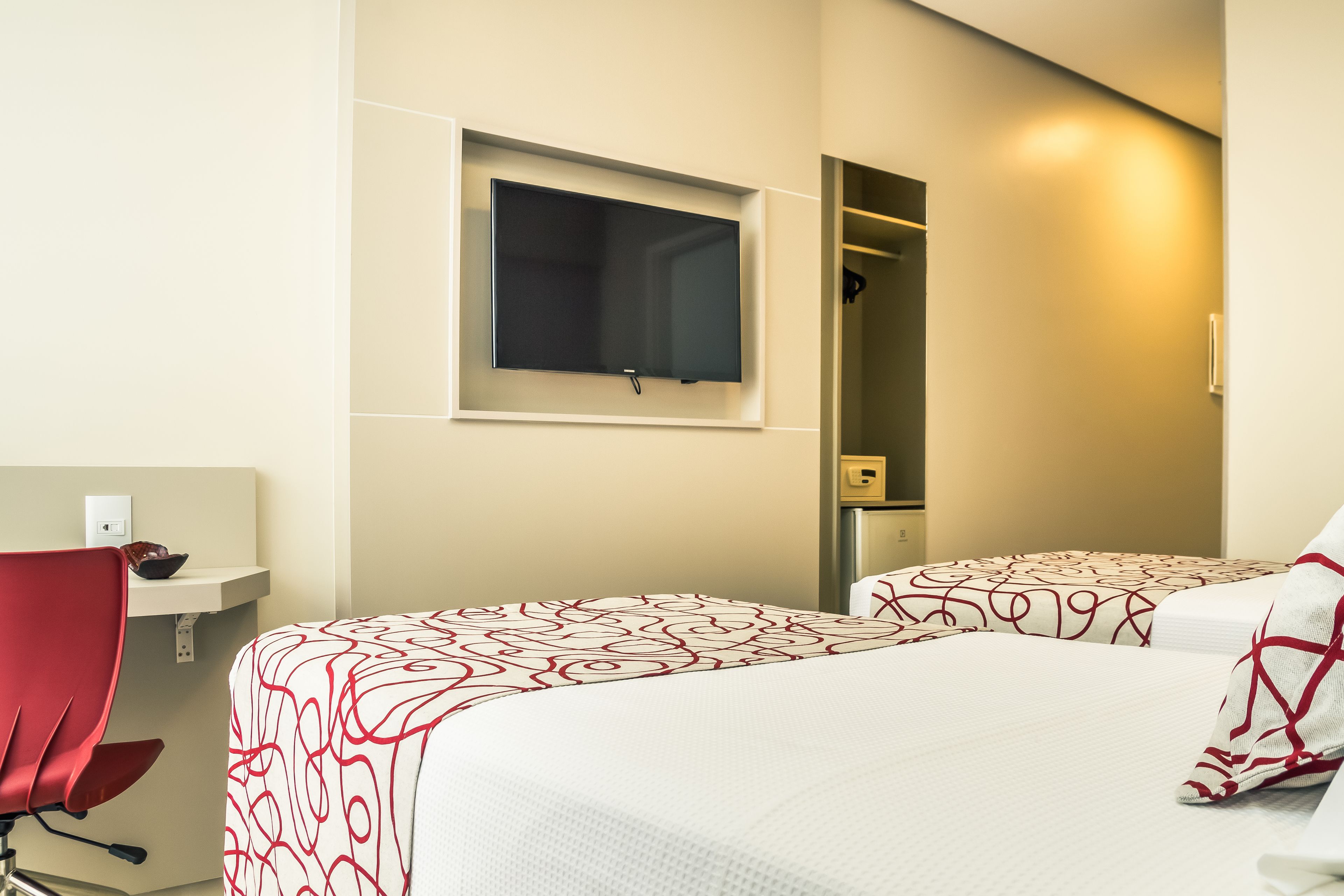 minibar, in-room safe, desk, laptop workspace