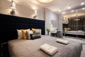 Superior Apartment | 1 bedroom, iron/ironing board, free WiFi, bed sheets