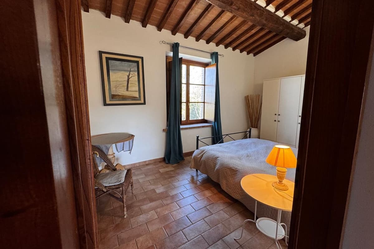 Appartamento Standard, vista giardino | 3 camere, copriletto in piuma, ferro/asse da stiro, Wi-Fi gratuito