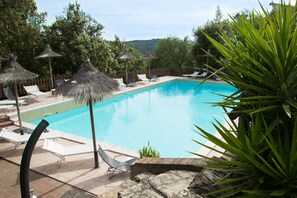 Seasonal outdoor pool, pool umbrellas, pool loungers - Serraiola Alta (Monterotondo Marittimo)