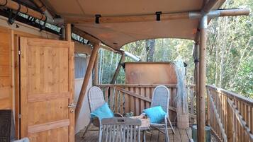 Luxury Bungalow, 2 Bedrooms, Mobility Accessible | Terrace/patio