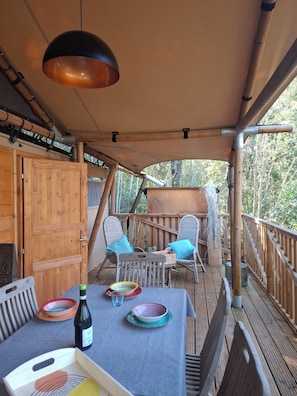 Luxury Bungalow, 2 Bedrooms, Mobility Accessible | Terrace/patio