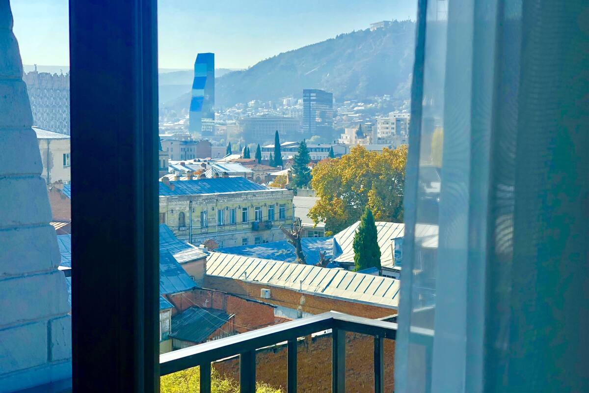 Deluxe Double Room, 1 Queen Bed, Non Smoking, City View | City view