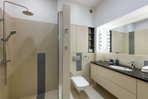 Deluxe-Apartment (17) | Badezimmer | Haartrockner, Handtücher