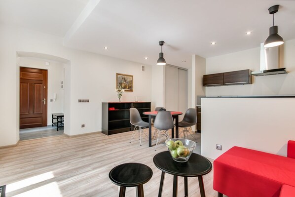 Deluxe Apartment (19) | Living room