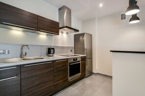 Deluxe Apartment (19) | Private kitchenette