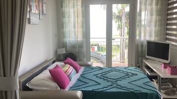 1 bedroom, free WiFi, bed sheets