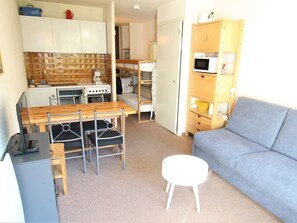 TV - Ski-in/Ski-out Studio 4 Guests, Parking, Near Lifts and Shops, La Salle les Alpes (Serre Chevalier)