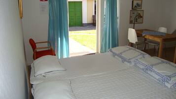 Zweibettzimmer, eigenes Bad | Schreibtisch, kostenloses WLAN