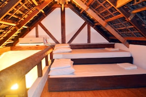 1 bedroom, bed sheets