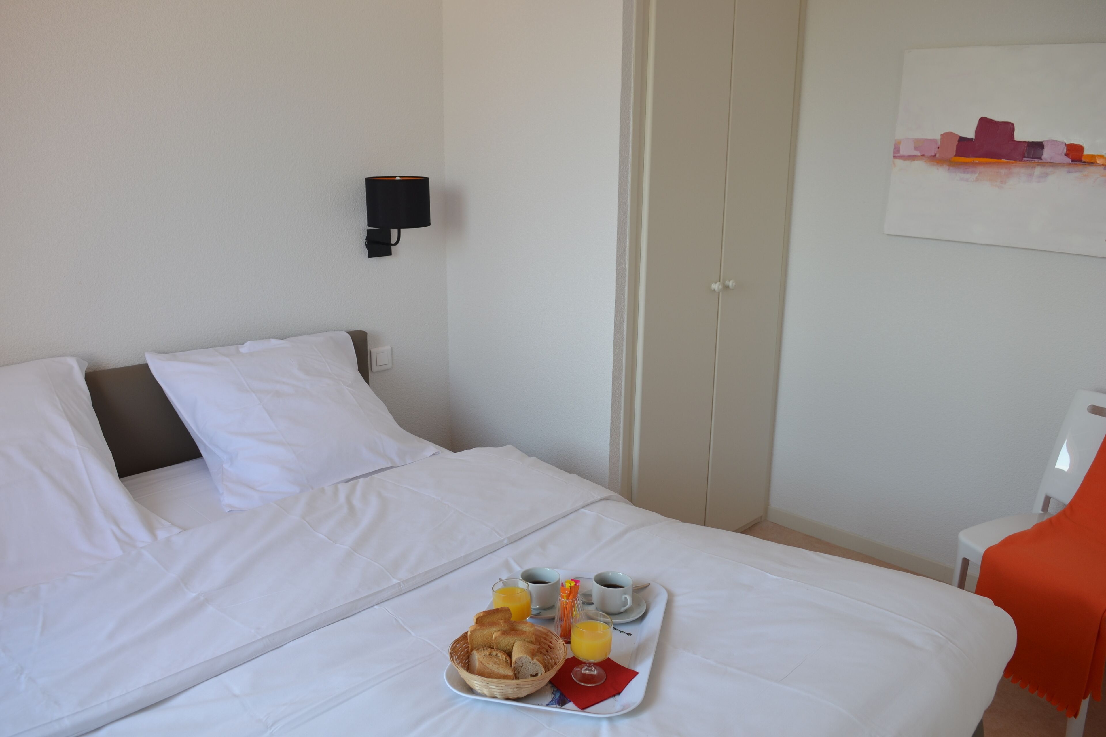 2 間睡房、熨斗/熨衫板、可攜式嬰兒床、免費 Wi-Fi