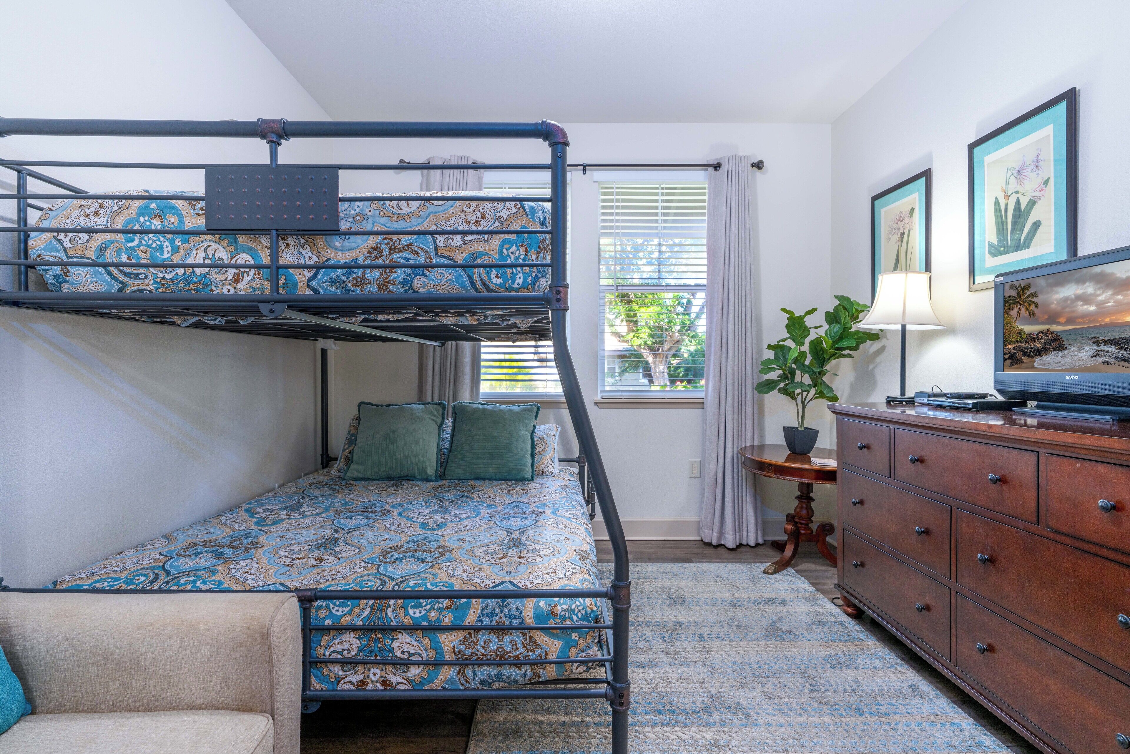 3 bedrooms, blackout drapes, iron/ironing board, internet