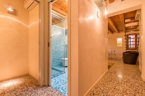 Apartment, 3 Bedrooms | Room amenity