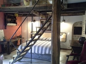 Duplex Confort Room (L'Atelier) - Chambre d'hôtes du Palais (Meximieux)