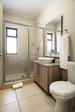 Executive-lejlighed - 1 soveværelse - ikke-ryger | Badeværelse | Gratis toiletartikler, håndklæder