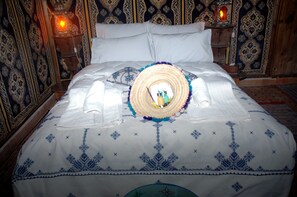 Habitación doble, 1 cama matrimonial, para no fumadores | Escritorio, cunas gratuitas y wifi gratis 