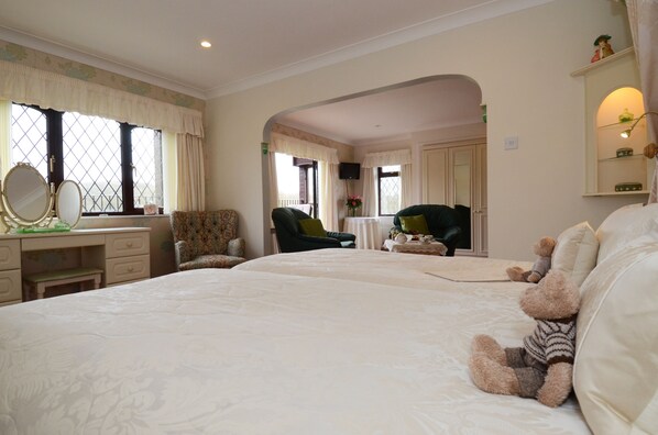 Premium bedding, iron/ironing board, free WiFi, bed sheets