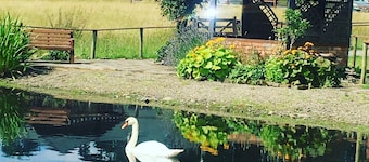 Acorn Court Country House