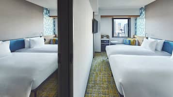 Cofres nos quartos, escrivaninha, espaço de trabalho para notebook