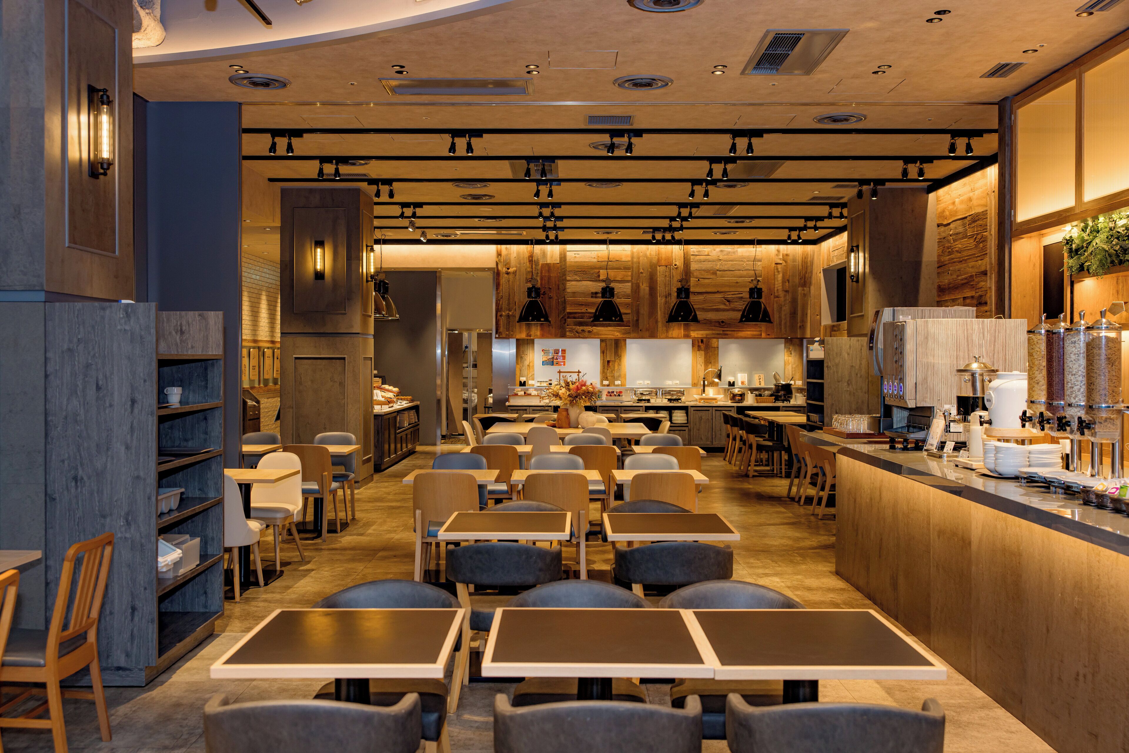 Photo - Holiday Inn Express Osaka City Centre- Midosuji by IHG