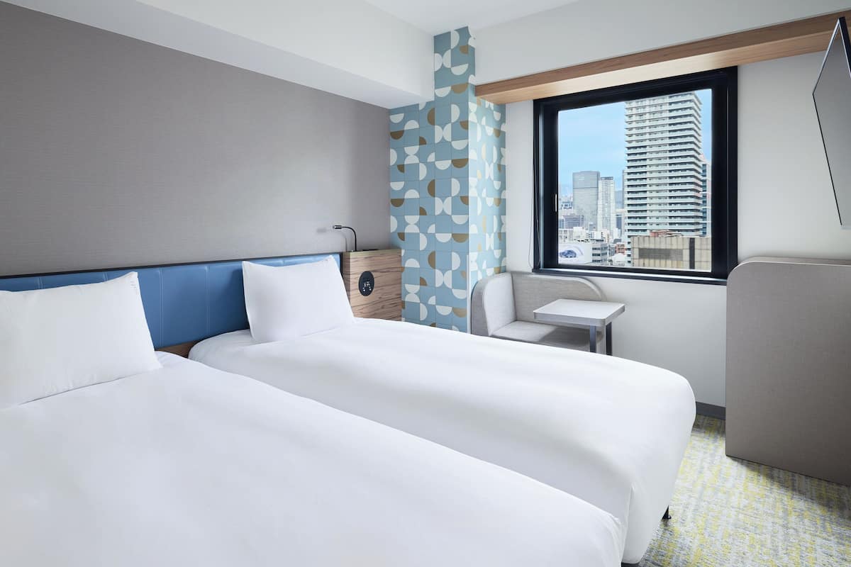 Premium Room, 2 Single Beds (High Floor, Free Breakfast) | In-room safe, desk, laptop workspace, blackout curtains