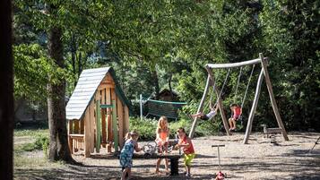 Area giochi per bambini (all'aperto)