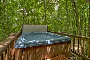 Family Cabin, Multiple Beds, Non Smoking | Private spa tub