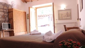 Standard Studio - C.A.V. Capenti - Near Parco Piscine Capenti Outdoor Pool (Arcidosso)