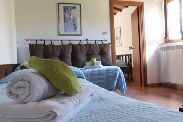 Appartement Standard | Aire de séjour | Téléviseur à écran plat