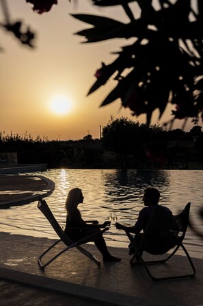 Outdoor pool, open 9:00 AM to 8:00 PM, sun loungers - Agua Green Resort (Noto)