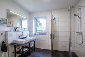 Classic Apartment, 1 Queen Bed, Non Smoking, Golf View | Room amenity - Appartments an der Golfanlage (Rostock)