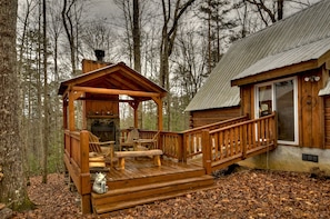 Cabin, 2 Queen Beds, Non Smoking | Terrace/patio