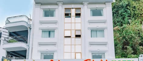 Mặt tiền nơi lưu trú